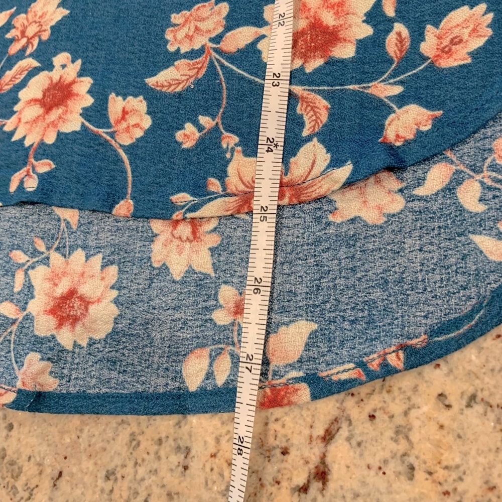 NEW, William Rast Floral Criss Cross Detail Shoulder - Picture 6 of 8